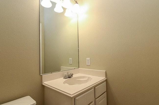 Building Photo - 1502 Brook Grove Dr