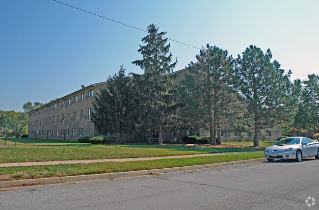 Building Photo - Canterbury Court