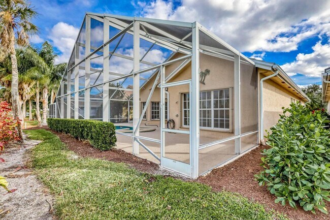 Building Photo - 8300 Bob-O-Link Dr