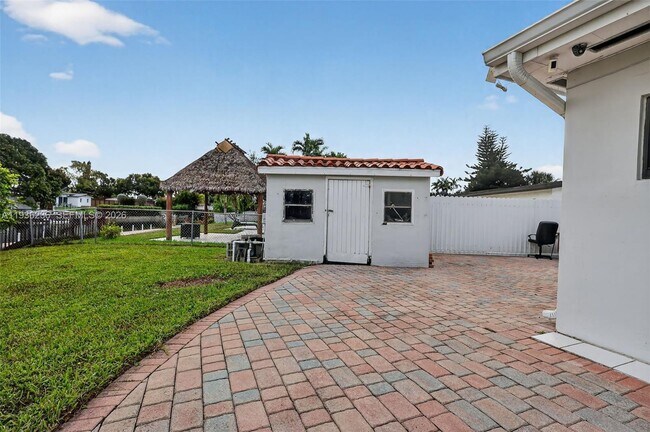 Building Photo - 17841 NW 84th Ct