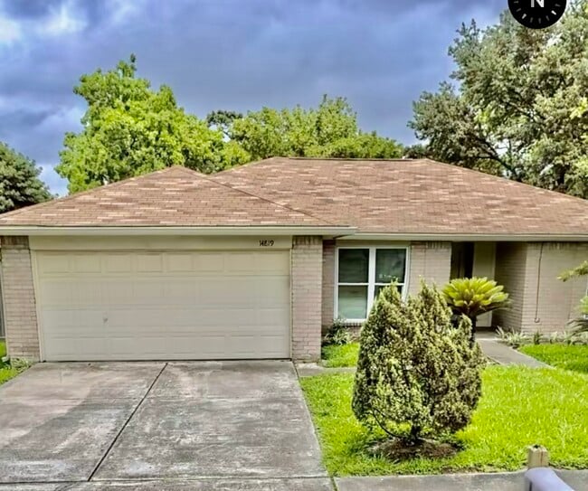 Primary Photo - 14819 Selwyn Dr