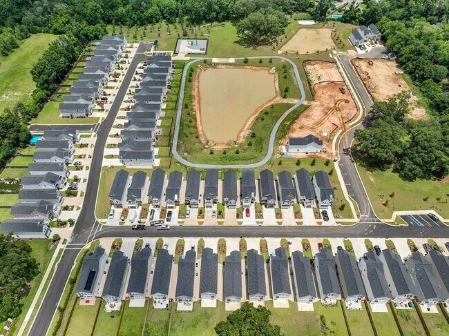 Building Photo - 463 Grand Oaks Rd