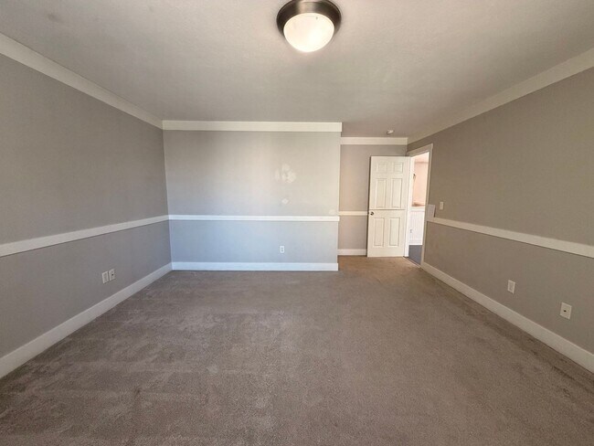 Building Photo - 1627 Hamlet Dr
