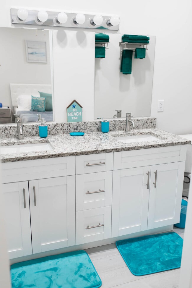 Building Photo - 2682 Nokomis Ave