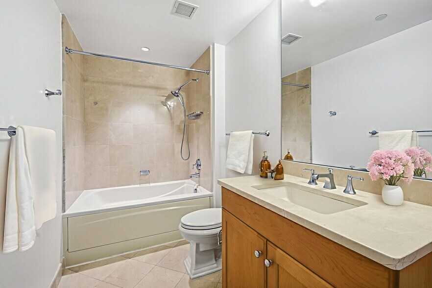 Building Photo - 1111 19th St N