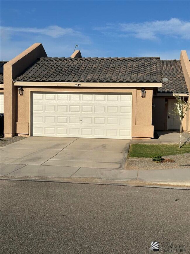 Building Photo - 3749 S Desert Sky Dr
