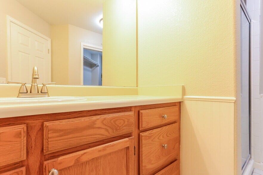 Building Photo - 19754 New Market Ct