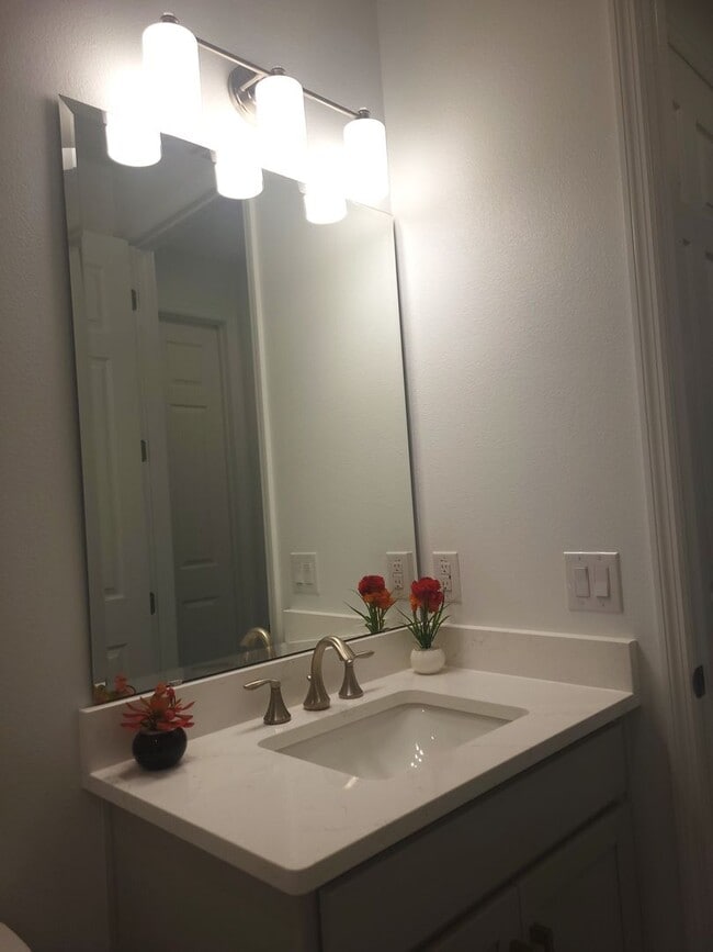 Building Photo - 5 Bedroom Brand New House with Innovative Technology near Winter Park