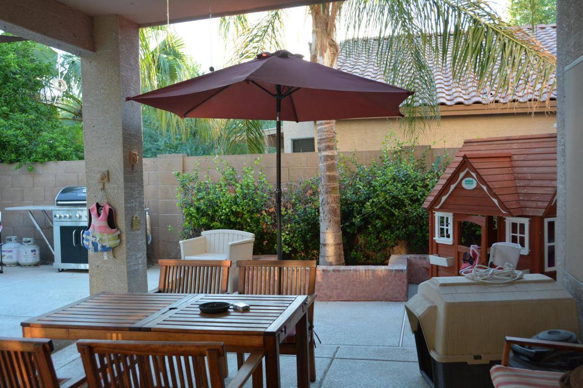 Building Photo - 519 W Douglas Ave