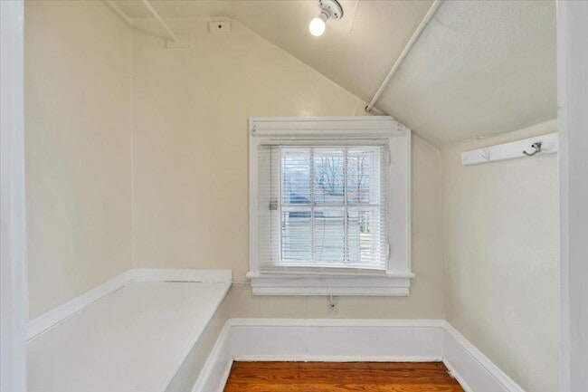 Building Photo - 1144 Wasena Ave SW