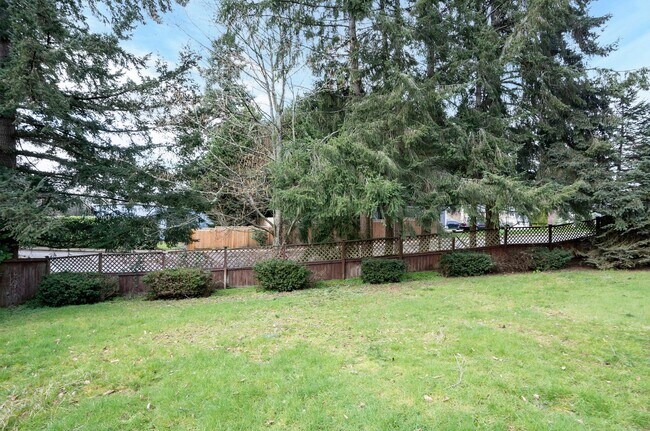 Building Photo - Very Nice 3 Bedroom Home - Cul de sac!