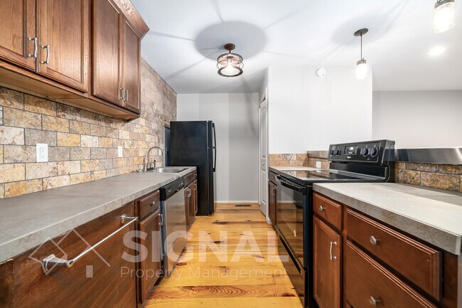 Building Photo - 4111 4th Ave S