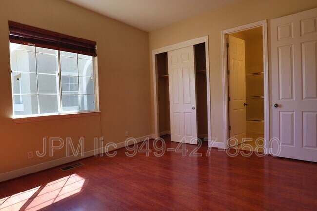 Building Photo - 3000 Granite Pointe Dr