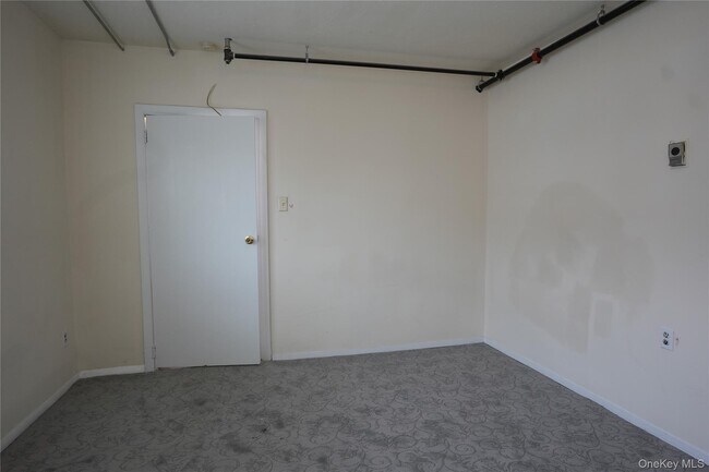 Building Photo - 488 Nassau Rd