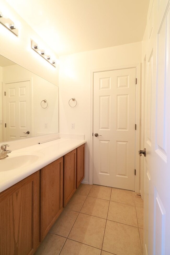 Building Photo - Great Location! 3Bed 2Bath House