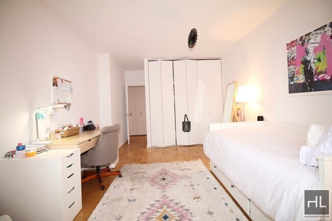 Building Photo - East 64th Street