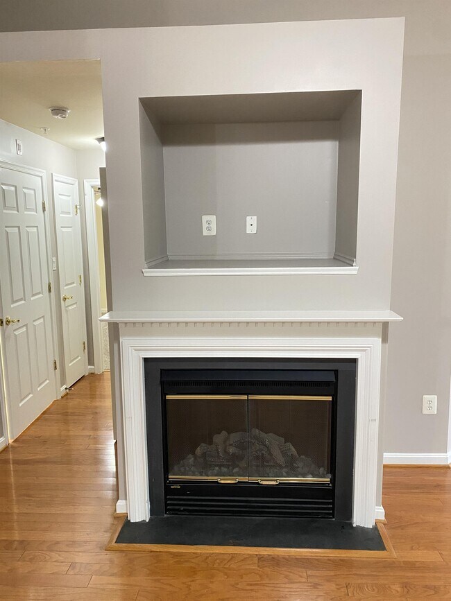 Building Photo - 597 Cawley Dr