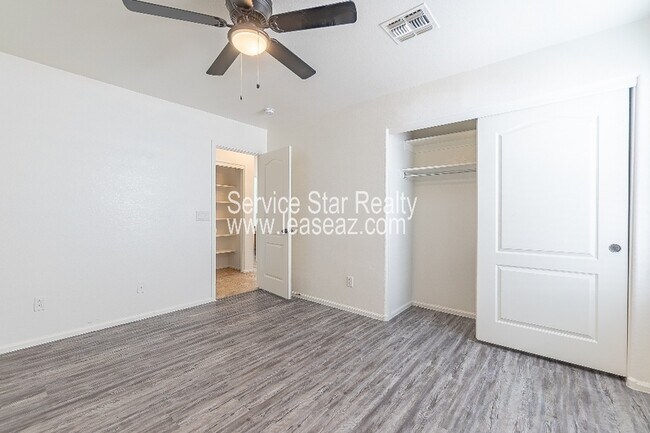 Building Photo - 8414 S 48th Ln