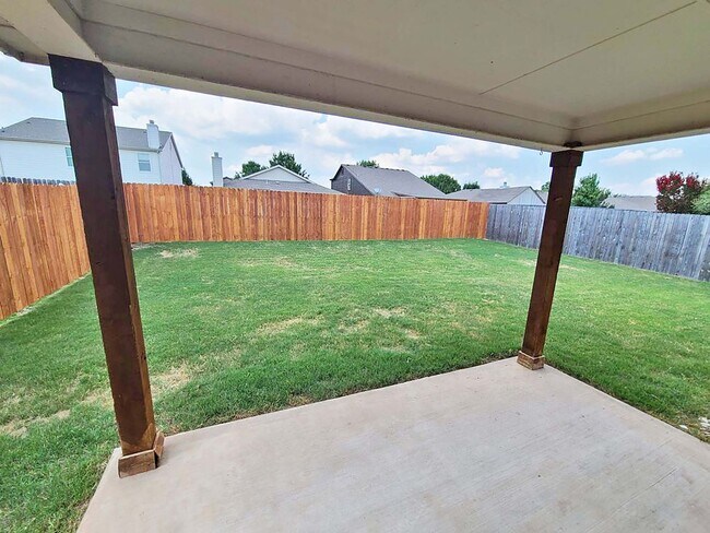 Building Photo - Great 3 Bdrm 2 Bath Home in Cross Roads Tx