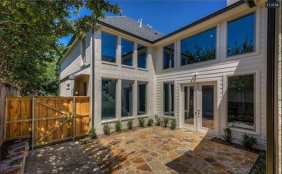 Building Photo - 10532 Barrywood Dr