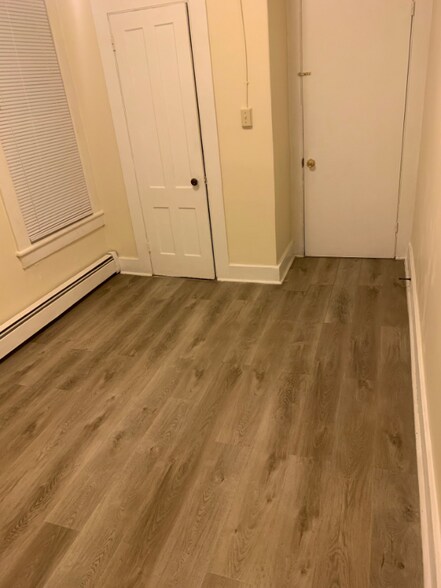 Building Photo - 102 Grove St