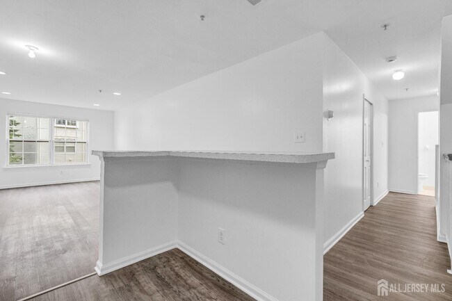 Building Photo - 21 Inverness Dr