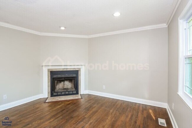 Building Photo - Beautiful 3-Bed 2.5-Bath + Bonus Room Home - Minutes from Downtown Chattanooga!