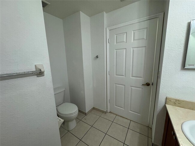 Building Photo - 10885 NW 89th Terrace