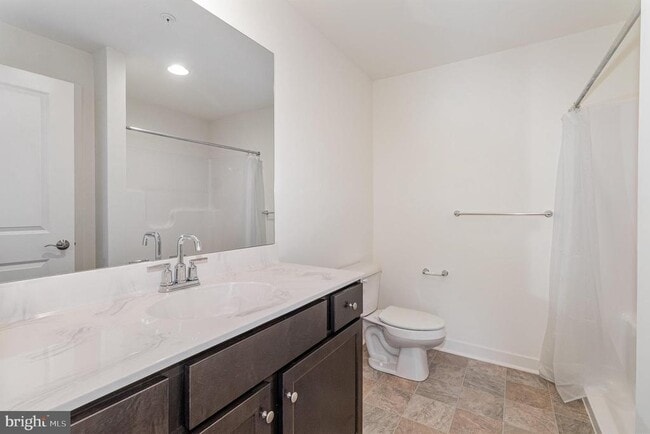 Building Photo - 1708 Fairmont Dr