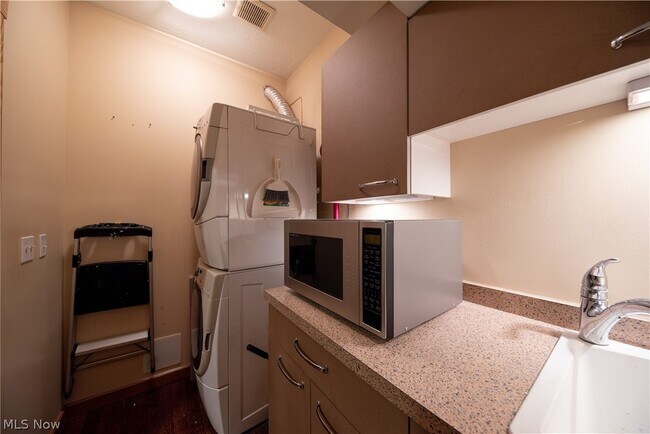 Building Photo - 1237 Washington Ave