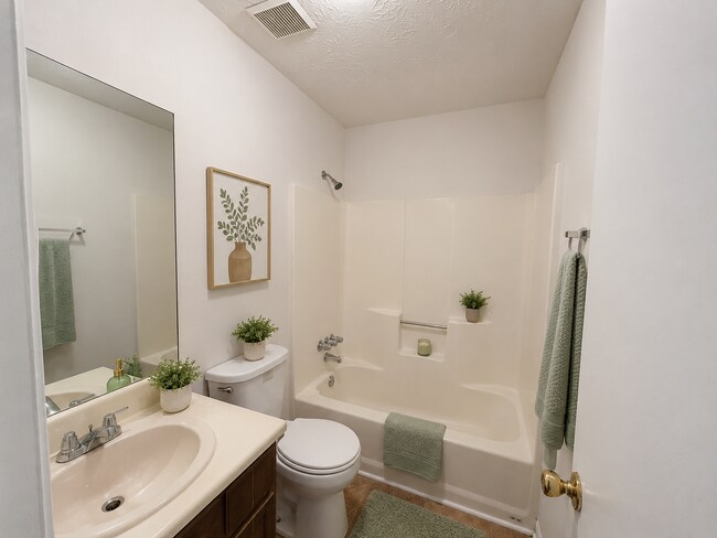 Building Photo - 8822-8822 Ridgemore Ct