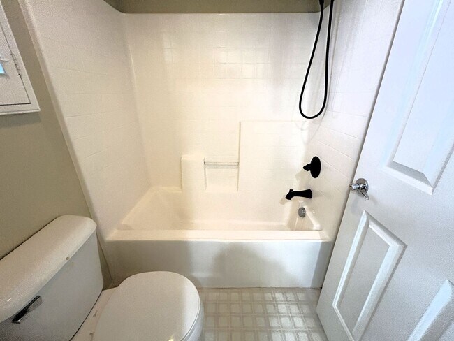 Building Photo - 7030 Angora St