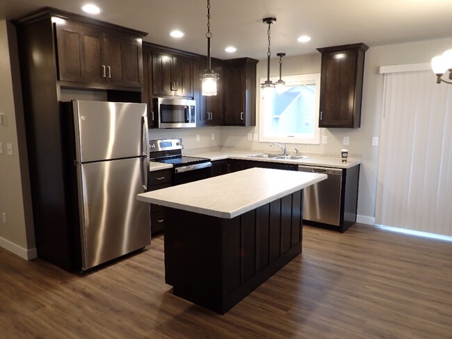 Building Photo - 1796-1798 Garroman Dr