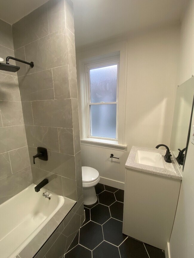 Building Photo - 4746 S Grand Blvd