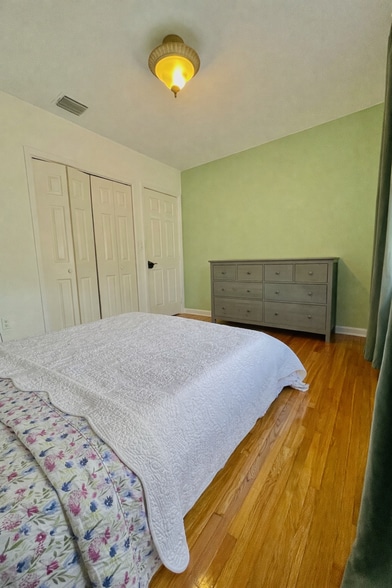 BEDROOM 1 - 5840 SW 5th St