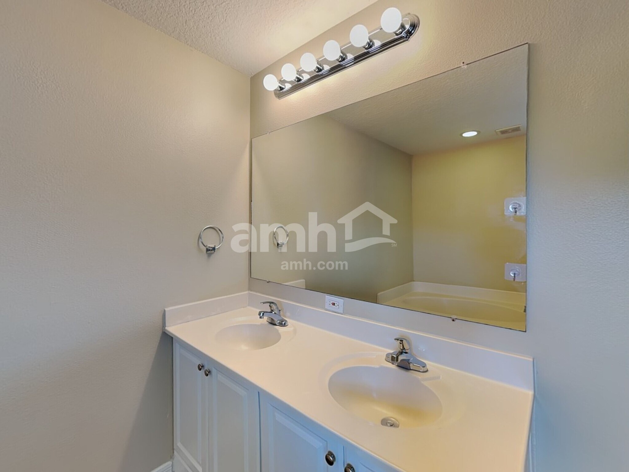 Building Photo - 5498 Cougar Park Ct