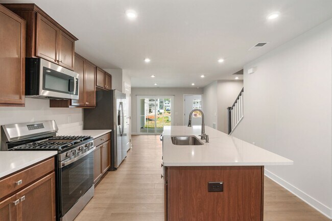 Building Photo - 644 Pasture Ridge Rd