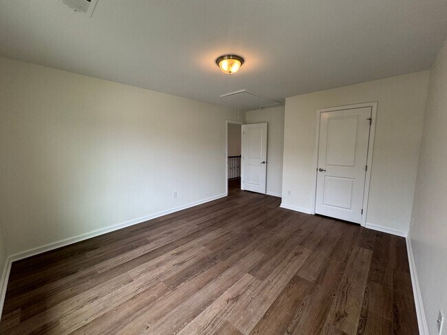 Building Photo - 219 Luna Trail