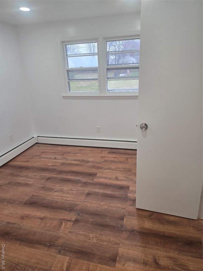 Building Photo - 21 Carriage Dr