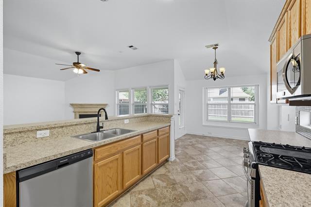 Building Photo - 5904 Meadowglen Dr