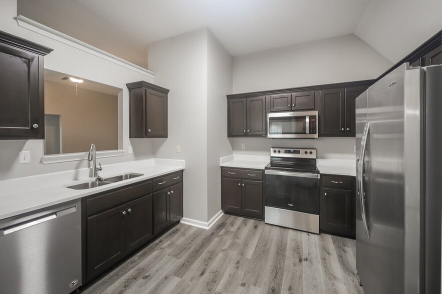 Building Photo - 7959 Ridgedale Dr