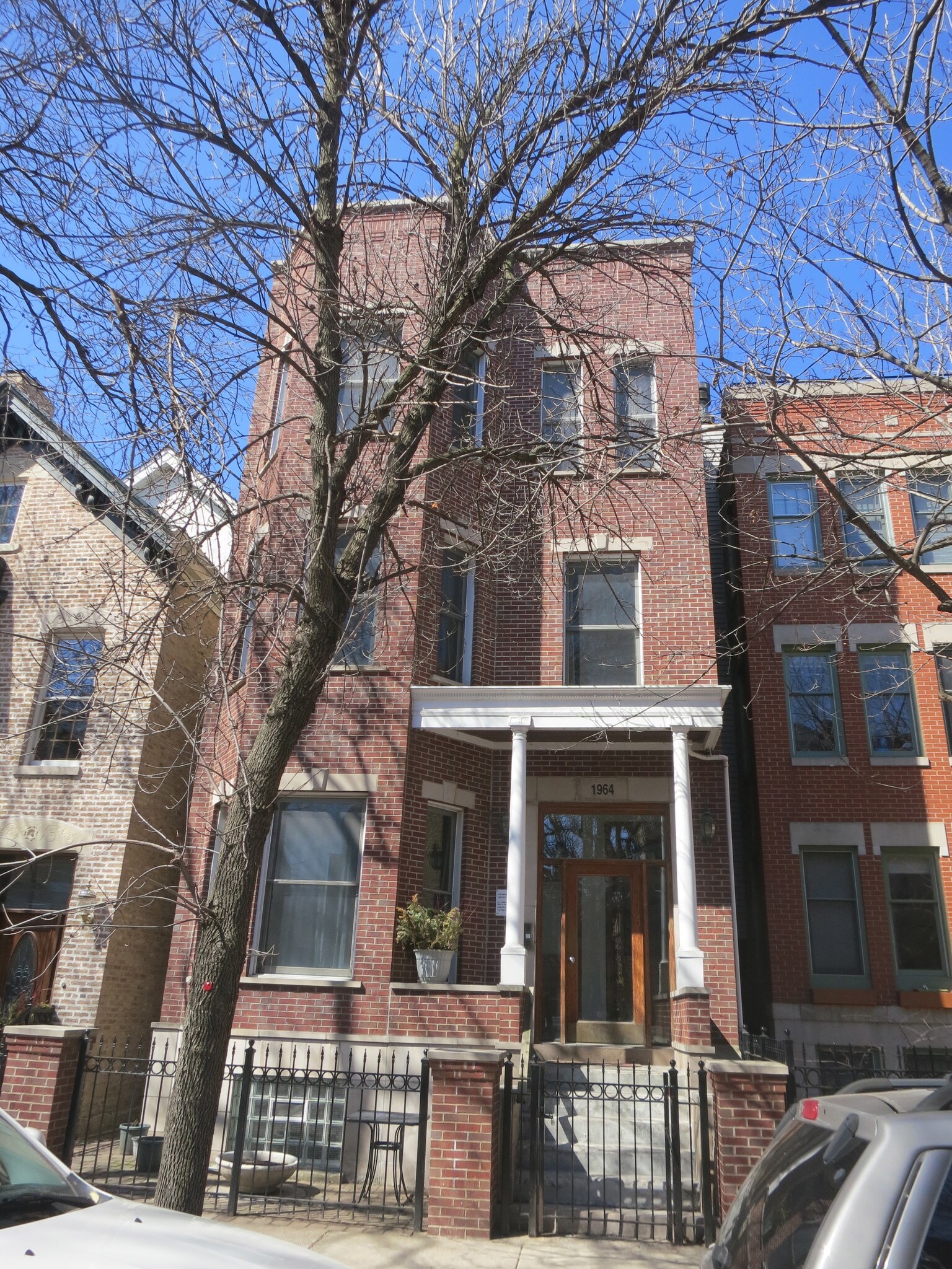 Building - 1964 N Orchard St