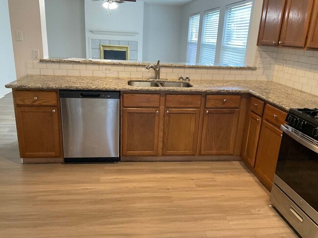 Building Photo - 16407 Mango Ridge Ct