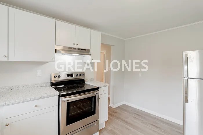 Building Photo - 506 7th Ave SW