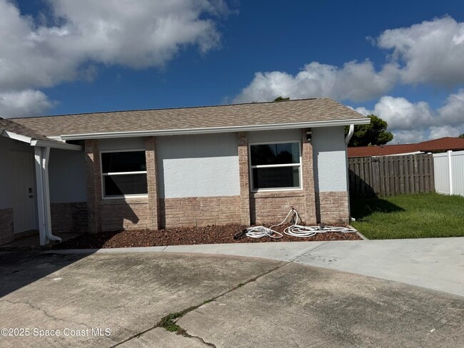 Building Photo - 2841 College View Dr