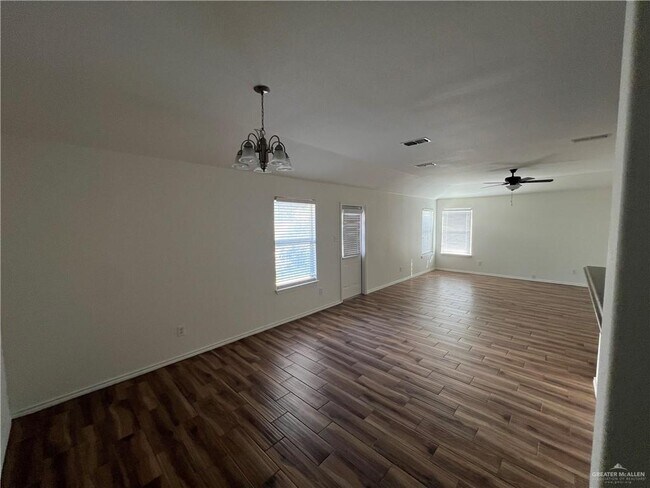 Building Photo - 20 W Figueroa St