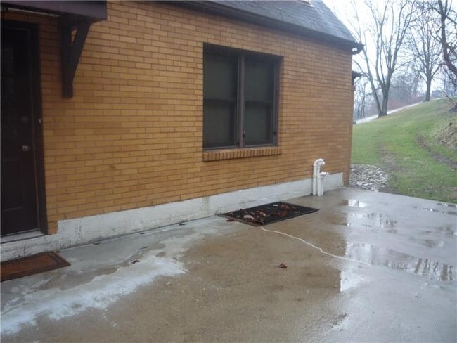 Building Photo - 4465 Mt Troy Rd Ext