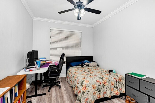 Building Photo - 10600 Lakes Blvd