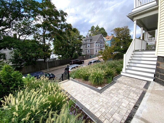 Building Photo - Newly Renovated - Central AC - Patio - Clo...