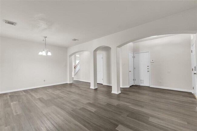 Building Photo - 3733 Eagles Nest St